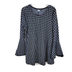 RODAN Women M Black 3/4 Bell Sleeve Top with‎ White Windowpane Pattern NWOT